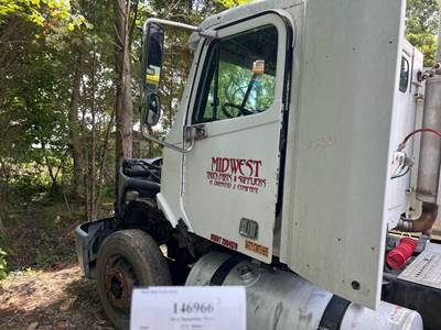 Freightliner A18-47789-023 Left Front Door Assembly for a Freightliner COLUMBIA