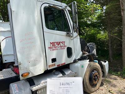 Freightliner A18-47789-024 Right Front Door Assembly for a Freightliner COLUMBIA