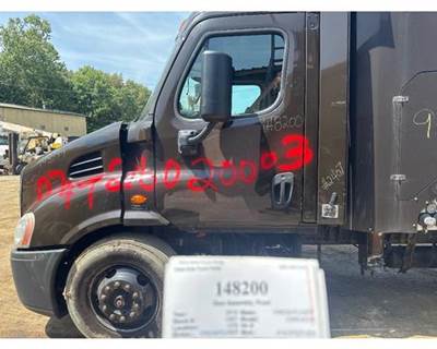 Freightliner A18-57527-003 Left Front Door Assembly for a Freightliner CASCADIA