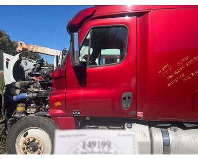 Freightliner A18-57527-003 Left Front Door Assembly for a Freightliner CASCADIA