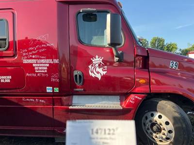 Freightliner A18-57527-004 Right Front Door Assembly for a Freightliner CASCADIA