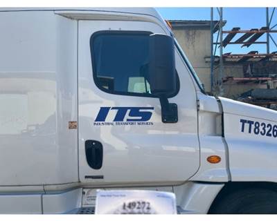 Freightliner A18-57527-004 Right Front Door Assembly for a Freightliner CASCADIA
