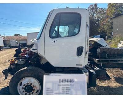 Freightliner Z18-71221-016 Left Front Door Assembly for a Freightliner M2 106