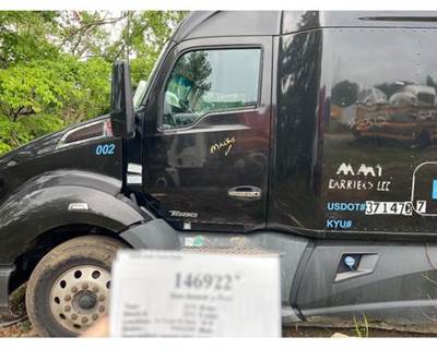 Paccar Left Front Door Assembly for a Kenworth T680