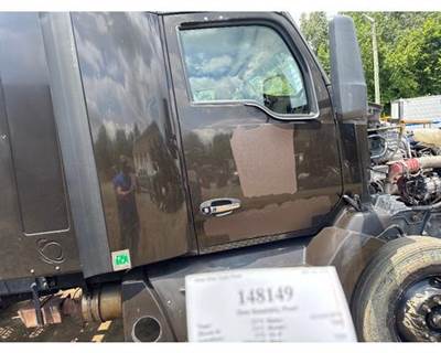 Paccar Front Door Assembly for a Kenworth T680