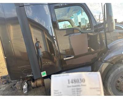 Paccar Front Door Assembly for a Kenworth T680