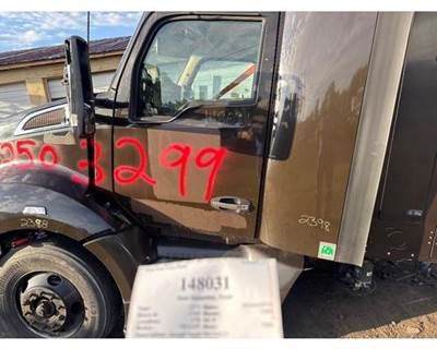 Paccar Left Front Door Assembly for a Kenworth T680