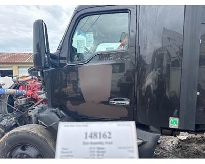 Paccar Front Door Assembly for a Kenworth T680