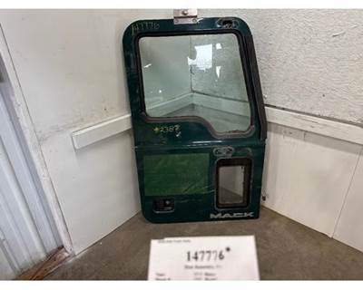 Mack Pinnacle CXU612 Right Front Door Assembly for a Mack CXU612
