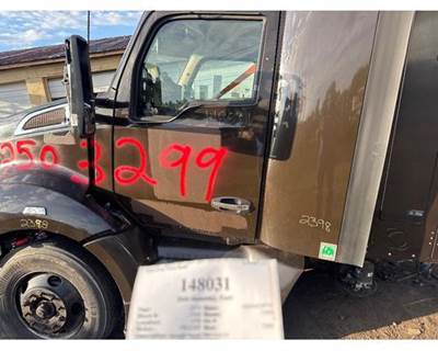 Paccar T680 Left Front Door Assembly for a Kenworth T680