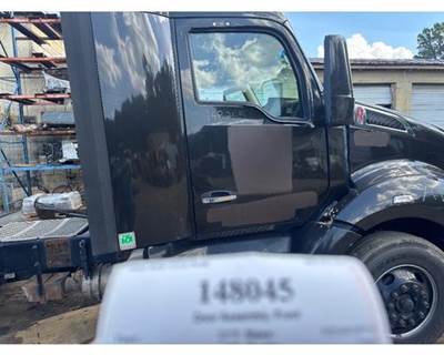 Paccar T680 Right Front Door Assembly for a Kenworth T680
