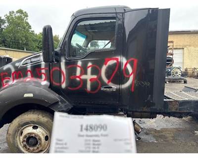 Paccar T680 Front Door Assembly for a Kenworth T680