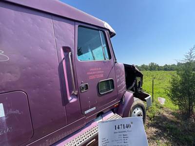 Volvo WIL Right Front Door Assembly for a Whitegmc WIL