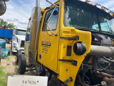 Western Star A18-45896-020 Right Front Door Assembly for a Western Star TR 4900 FA