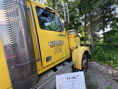 Western Star A18-45896-020 Right Front Door Assembly for a Western Star TR 4900 FA