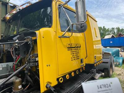 Western Star A18-66208-000 Left Front Door Assembly for a Western Star TR 4900 FA