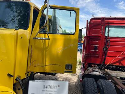 Western Star A18-66208-000 Front Door Assembly for a Western Star TR 4900 FA