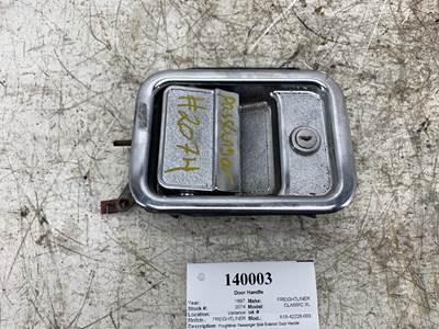 Freightliner A18-42228-003 Right Door Handle for a Freightliner CLASSIC XL