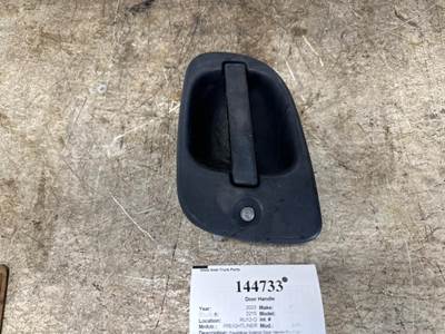 Freightliner A18-53241-003 Right Door Handle for a Freightliner M2 106