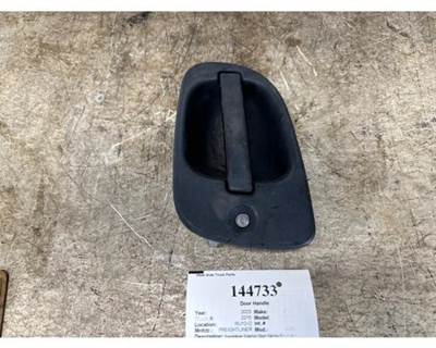 Freightliner A18-53241-003 Right Door Handle for a Freightliner M2 106