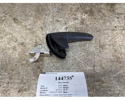 Freightliner A18-65867-004 Left Door Handle for a Freightliner M2 106