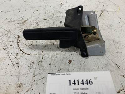 Freightliner A18-65867-005 Right Door Handle for a Freightliner CASCADIA