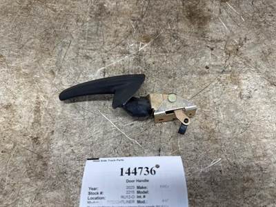 Freightliner A18-65867-005 Right Door Handle for a Freightliner M2 106
