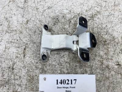 Freightliner A1868553000 Door Hinge