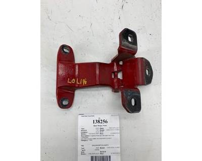 Freightliner A1868553000 Door Hinge for a Freightliner CASCADIA 125BBC