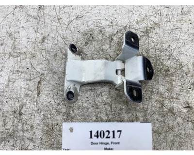 Freightliner A1868553000 Door Hinge