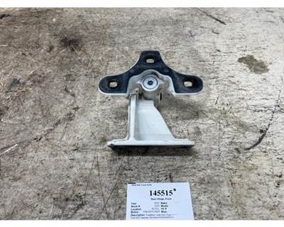 Freightliner A1871020000 Left Door Hinge for a Freightliner CASCADIA 126