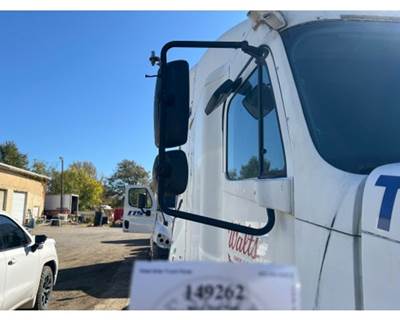 Freightliner A22-59616-009 Right Door Mirror for a Freightliner COLUMBIA