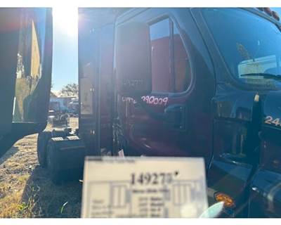 Freightliner A22-61257-009 Right Door Mirror for a Freightliner CASCADIA