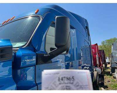 Freightliner A22-76858-004 Left Door Mirror for a Freightliner CASCADIA