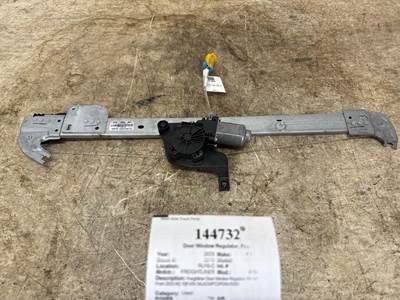 Freightliner A18-73882-001 Right Door Window Regulator for a Freightliner M2 106