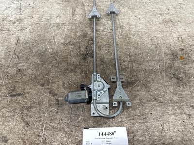 Paccar R21-6009 Door Window Regulator for a Peterbilt 389