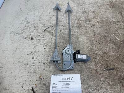 Paccar R21-6009R Door Window Regulator for a Peterbilt 389