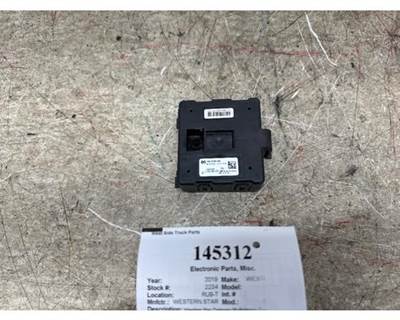 Western Star Gateway Multiplexing Electronic Control Unit (ECU), Part # A66-01400-002 for 5700 XE