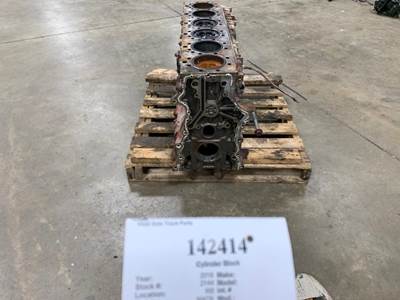 Mack 1002140 Engine Block / Cylinder Block for a Mack GU713