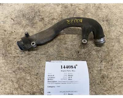 Detroit DD13 Engine Coolant Pipe A4712031602 for 2015 Freightliner Cascadia 126