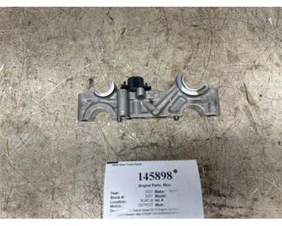 Detroit DD13 Engine Camshaft Bracket DC47114 for 2022 Western Star 4700SF