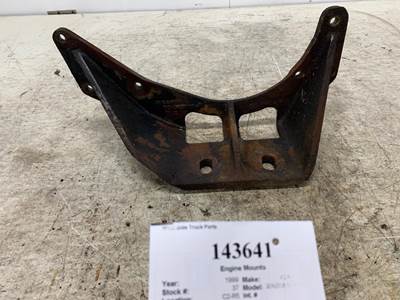Cummins 3882888 Engine Mount for a Freightliner CENTURY CLASS 112
