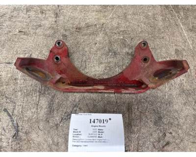 Cummins 3966171 Engine Mount for a International MV607