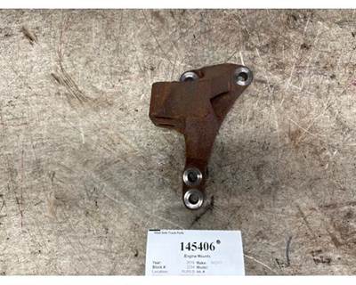 Detroit 01-34045-000 Left Engine Mount for a Western Star TR 5700 XE