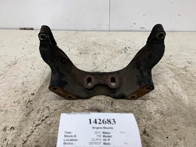 Detroit A4722230704 Engine Mount for a Freightliner CASCADIA