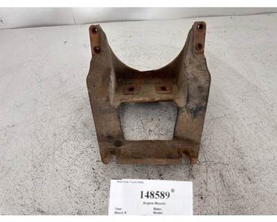Freightliner 01-32275-000 Engine Mount