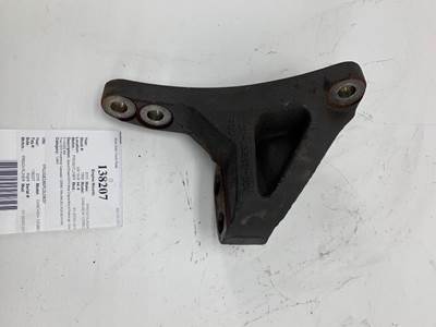 Freightliner 01-33283-001 Right Engine Mount for a Freightliner CASCADIA 125BBC