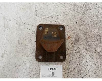 International 1689589C1 Engine Mount