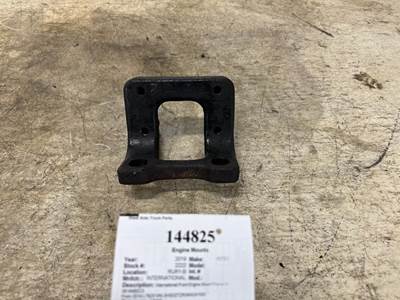 International 3819592C3 Engine Mount for a International LT625