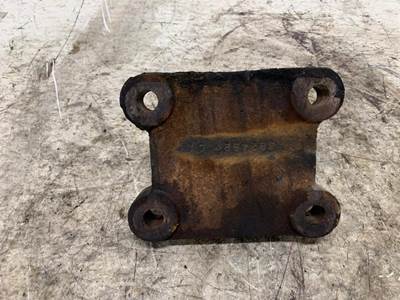 International 3824527C1 Engine Mount
